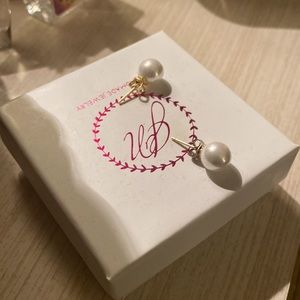 24K Yellow Gold Shell Pearl Bead Stud Earrings 7mm